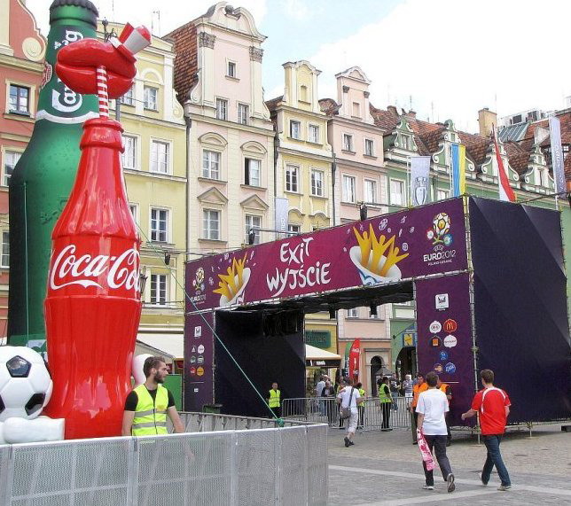 butelka reklamowa coca cola strefa kibica Wrocław